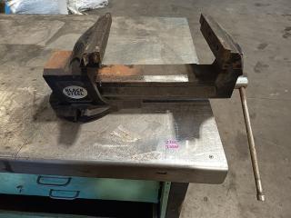 Black Steel Vice