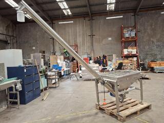 Stainless Steel Hopper with Auger Conveyor