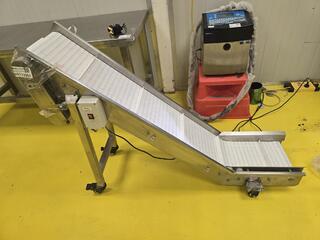 Inclined Plastic Link Conveyor 