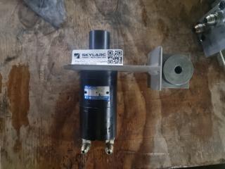 Char-Lynn (129 0001 002) Hydraulic Motor