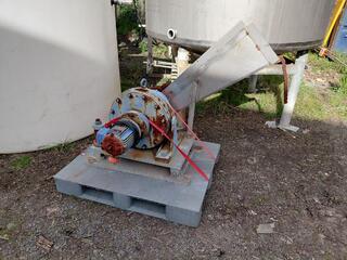 WEG Electric Motor and Gearbox with Chain Conveyor