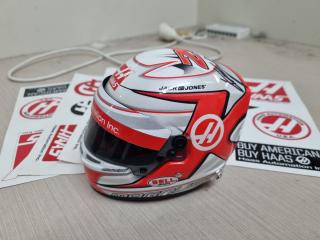 Miniature Formula 1 F1 Haas Racing Helmet w/ 2x Driver Signatures